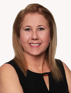 Donna Davis, AHWD, CRS headshot Donna Davis, AHWD, CRS headshot
