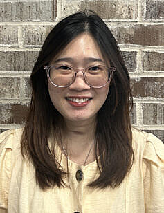 Uyen Bui headshot
